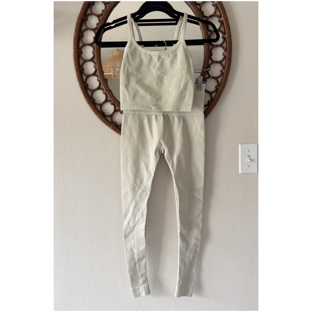 SET Active Cream Leggings and Top Set
